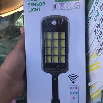 كشاف إلكتروني بالطاقة الشمسية ضمان عام