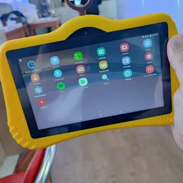  تابلت بجراب سيليكون 7 بوصة(ضمان 6 شهور)