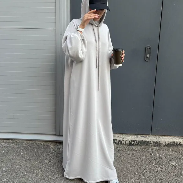 عباية العمرة بغطاء للرأس لون أبيض مقاس XL