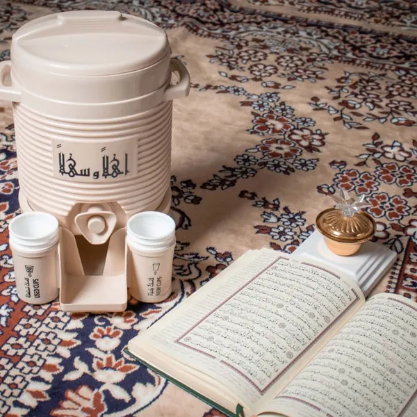 حافظة ماء للمجالس والجمعات للطلعات والسفر