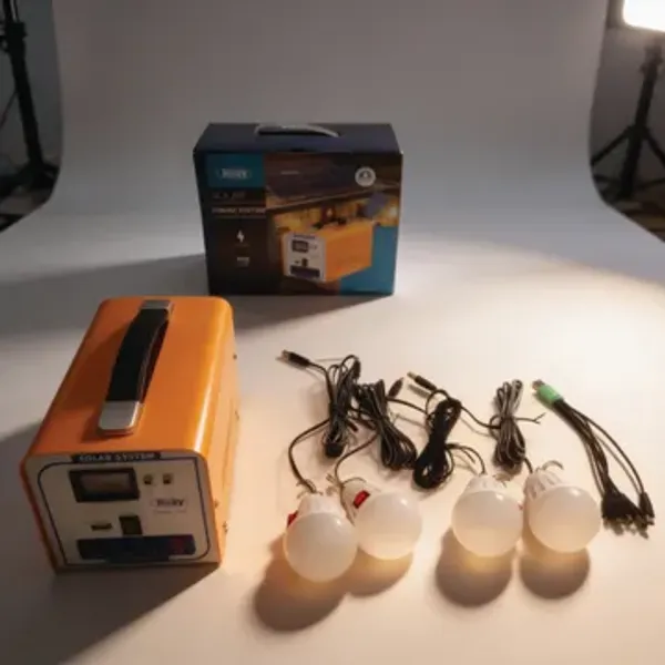 محطة طاقة شمسية محمولة مع 4 لمبات LED - الحل الأمثل للرحلات والطوارئ مع هدية مجانية