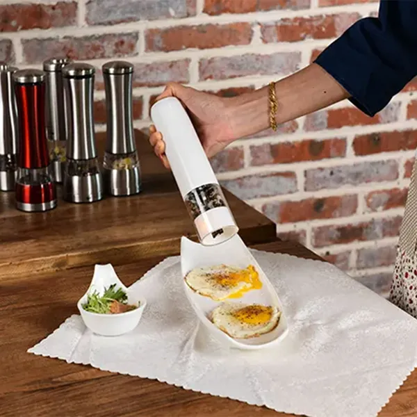 • مطحنة البهارات الكهربائية